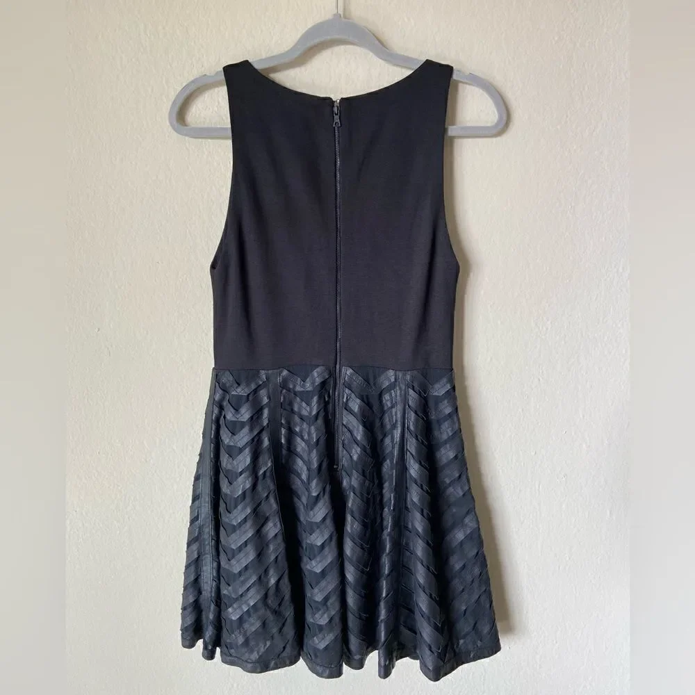 Alice + Olivia Zilla Goat Leather Mini Back Dress Paneled Ponte Size 6